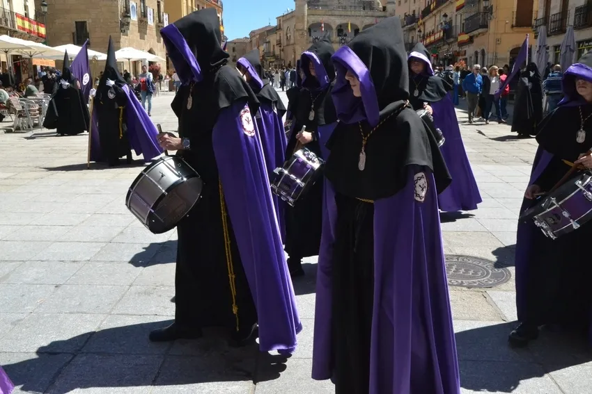 Foto 6 - Largo y caluroso Paso a la Agon&iacute;a de la Cofrad&iacute;a de Jes&uacute;s Nazareno