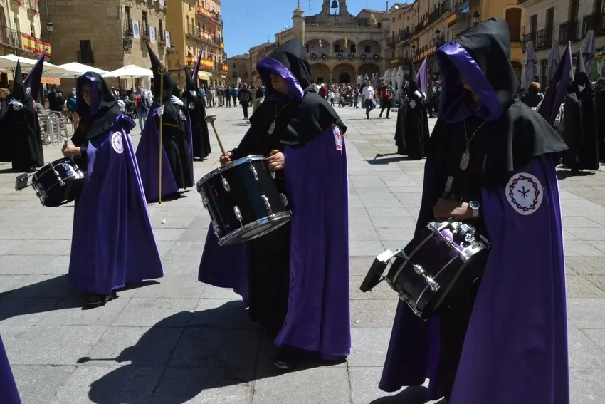 Foto 4 - Largo y caluroso Paso a la Agon&iacute;a de la Cofrad&iacute;a de Jes&uacute;s Nazareno