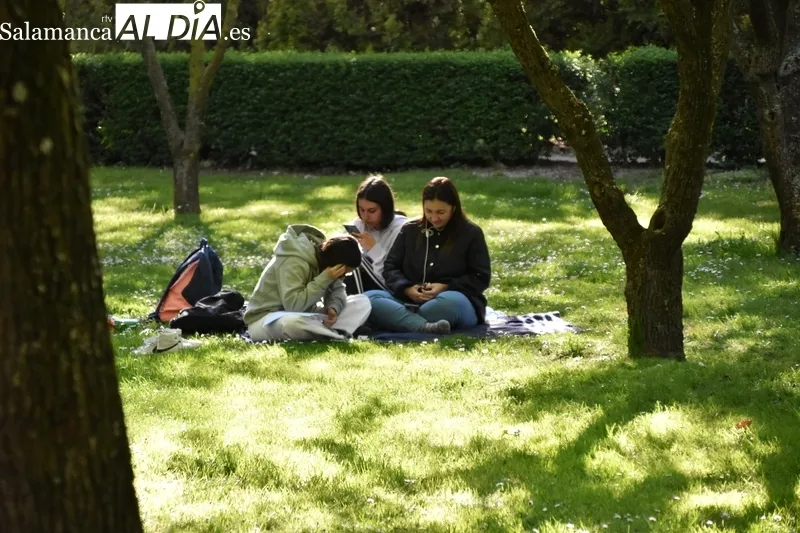 Foto 3 - Ambiente de Lunes de Aguas en el parque Fluvial y en Jesuitas 