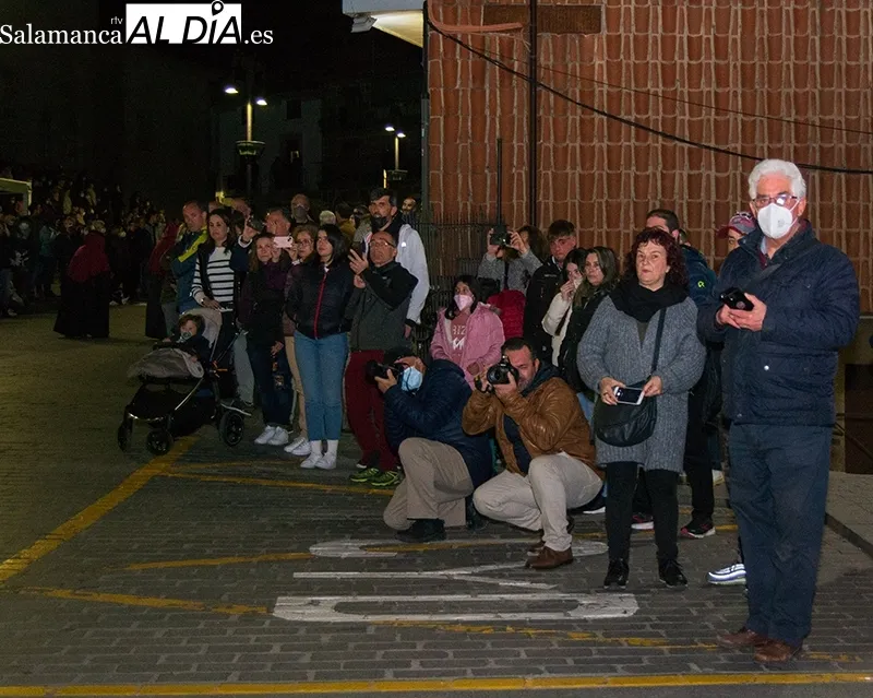 Foto 14 - Un manto de fervor arropa a Nuestra Se&ntilde;ora de las Angustias