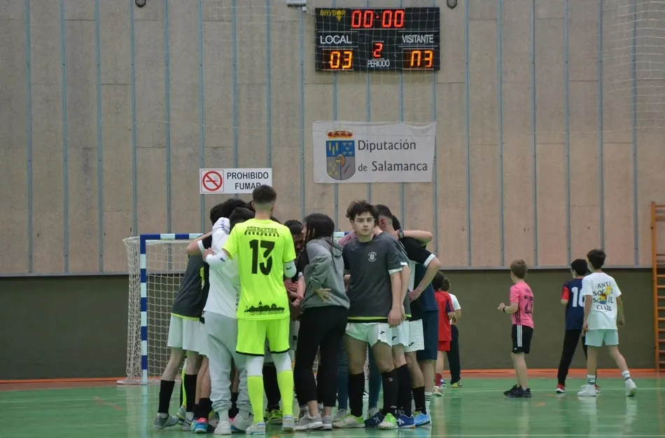 Foto 10 - Puntazo del III Juvenil ante el l&iacute;der de su competici&oacute;n
