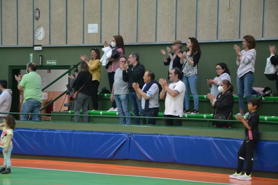Foto 5 - Puntazo del III Juvenil ante el l&iacute;der de su competici&oacute;n