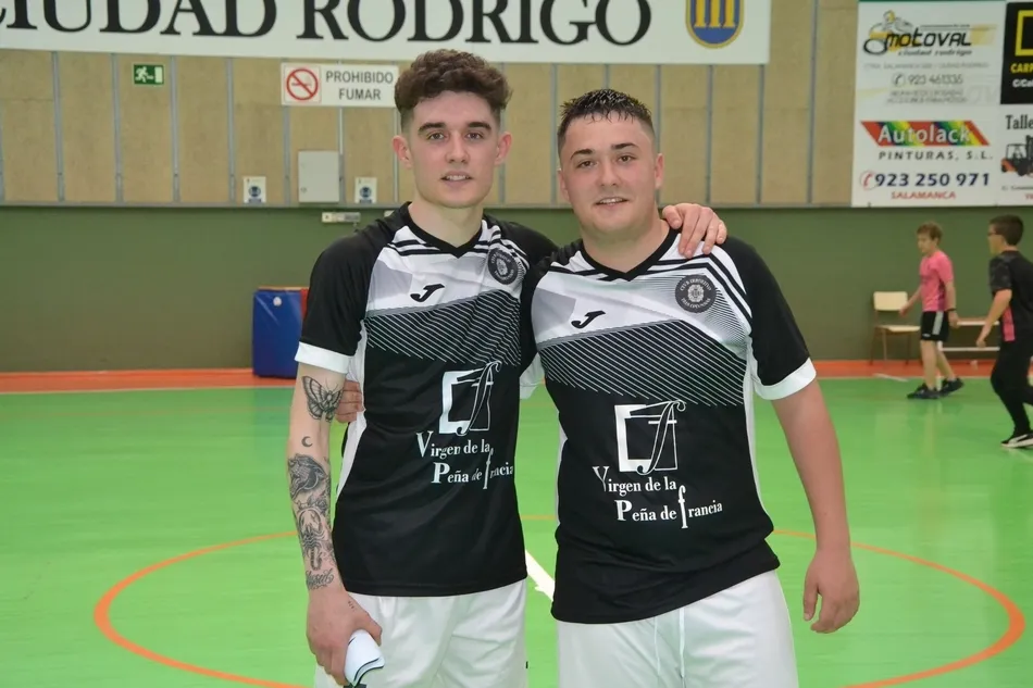 Foto 2 - Puntazo del III Juvenil ante el l&iacute;der de su competici&oacute;n