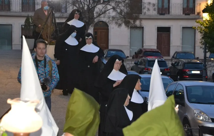 Foto 10 - Los romanos prenden a Jes&uacute;s en la Plaza Mayor con m&aacute;s luz de lo habitual