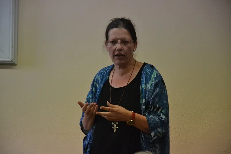 Foto 5 - Gaby Bultmann da a conocer flautas de tres picos de otros pa&iacute;ses y &eacute;pocas