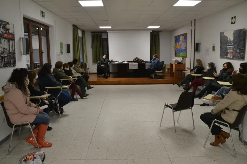 Foto 7 - Las cofrades de las Angustias se ponen al d&iacute;a de la situaci&oacute;n de la entidad en una reuni&oacute;n