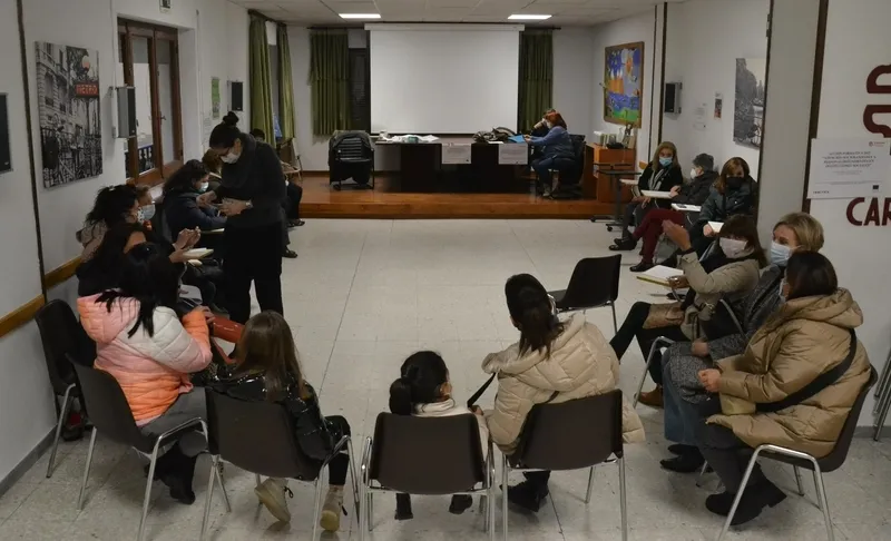 Foto 2 - Las cofrades de las Angustias se ponen al d&iacute;a de la situaci&oacute;n de la entidad en una reuni&oacute;n
