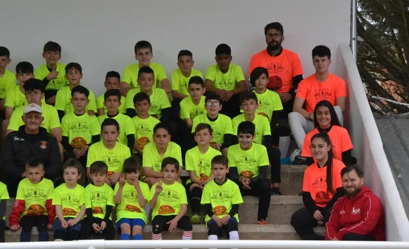 Foto 3 - &Eacute;xito de participaci&oacute;n en el Cl&iacute;nic de F&uacute;tbol en homenaje a Ricardo S&aacute;nchez