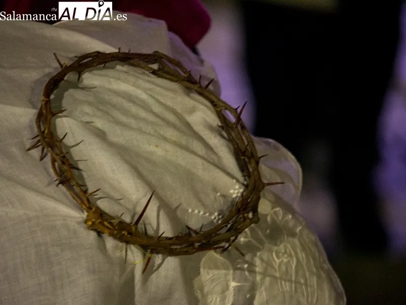 Foto 4 - Un manto de fervor arropa a Nuestra Se&ntilde;ora de las Angustias