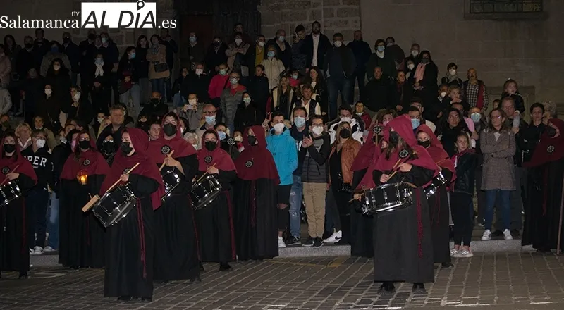 Foto 2 - Un manto de fervor arropa a Nuestra Se&ntilde;ora de las Angustias
