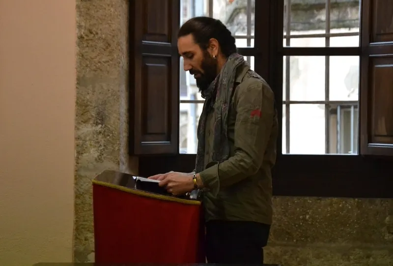 Foto 9 - Mir&oacute;briga escribe con un recital po&eacute;tico-musical la primera p&aacute;gina de su Feria del Libro 2022