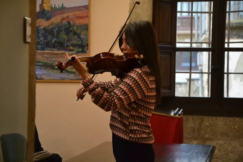 Foto 6 - Mir&oacute;briga escribe con un recital po&eacute;tico-musical la primera p&aacute;gina de su Feria del Libro 2022