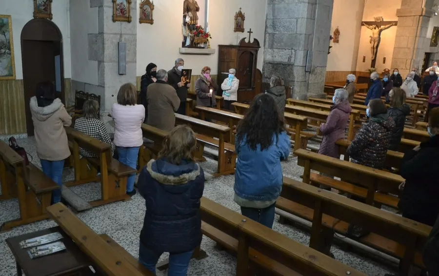 Foto 9 - El Movimiento Familiar Cristiano celebra un viacrucis en San Andr&eacute;s, que este s&aacute;bado tendr&aacute; un concierto