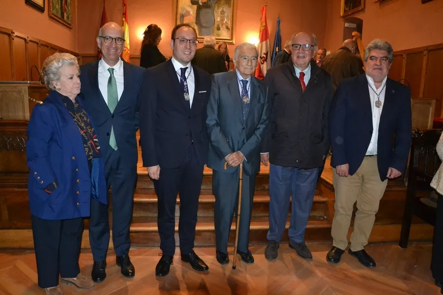 Foto 6 - Ciudad Rodrigo nombra con orgullo a Manuel Delgado S&aacute;nchez-Arjona como Hijo Predilecto