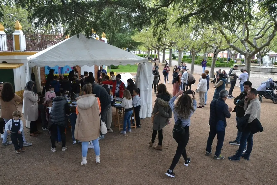 Foto 10 - Las &uacute;ltimas tertulias y actividades para ni&ntilde;os ponen el ep&iacute;logo a la Feria del Libro