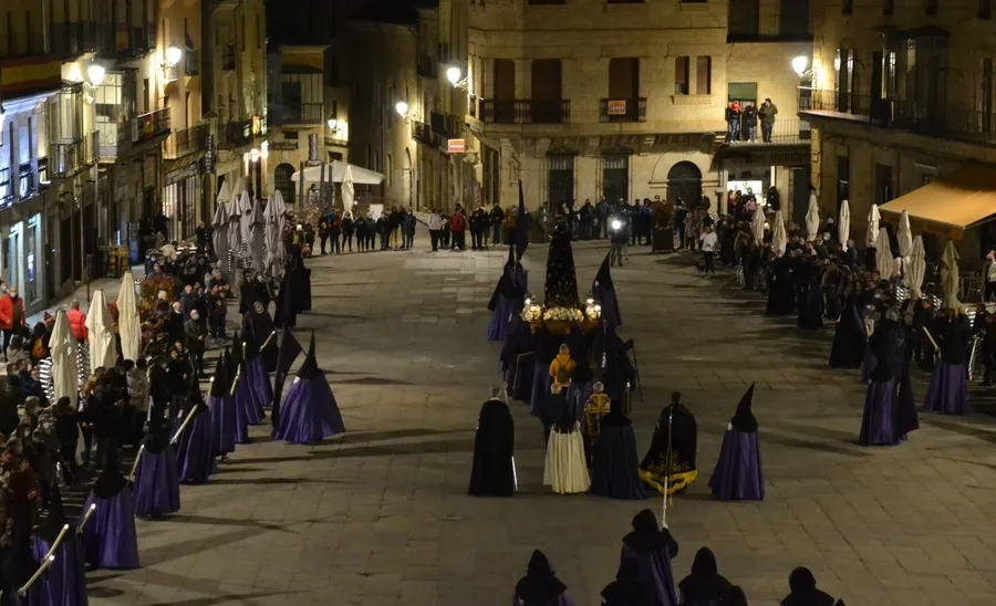 Foto 5 - La Dolorosa protagoniza el regreso tres a&ntilde;os despu&eacute;s de las procesiones de Semana Santa