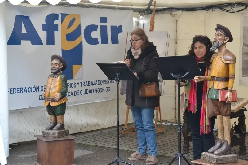 Foto 7 - La lectura de El Quijote gu&iacute;a las primeras horas de actividad en la calle Lorenza Iglesias