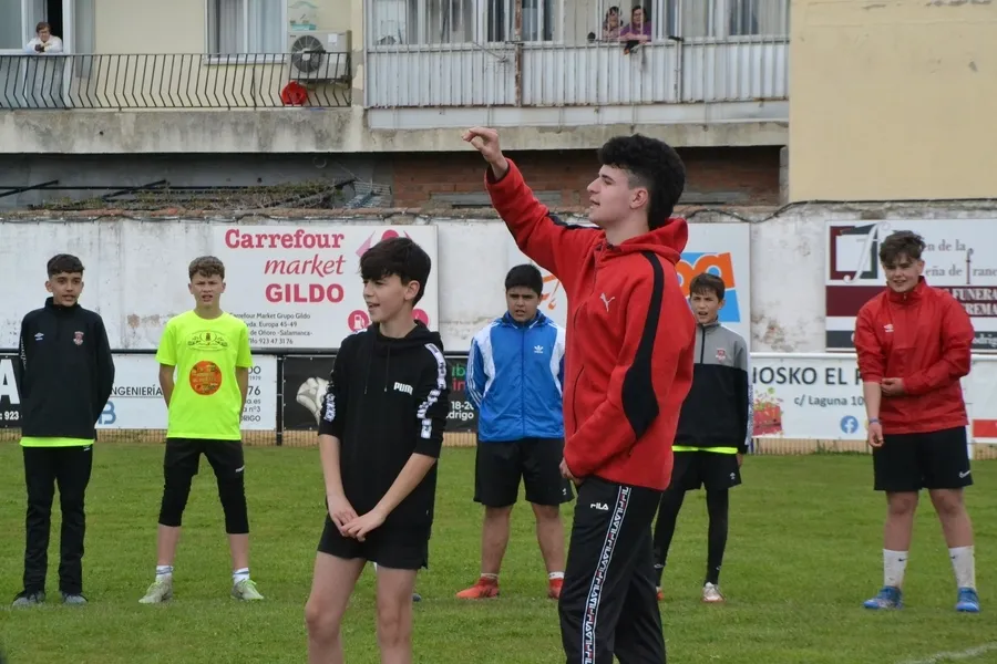 Foto 10 - Ricardo S&aacute;nchez recibe un homenaje como clausura del Cl&iacute;nic que lleva su nombre