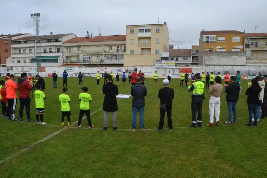 Foto 8 - Ricardo S&aacute;nchez recibe un homenaje como clausura del Cl&iacute;nic que lleva su nombre