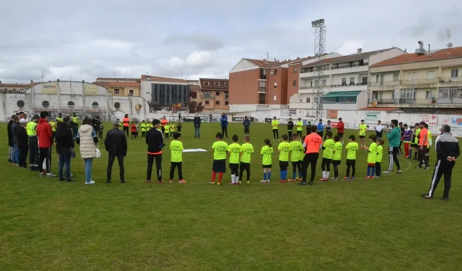 Foto 5 - Ricardo S&aacute;nchez recibe un homenaje como clausura del Cl&iacute;nic que lleva su nombre