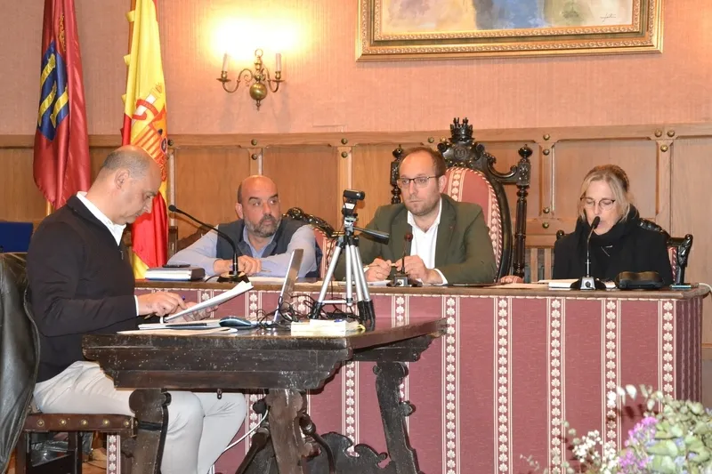 Foto 4 - En breve ser&aacute;n sustituidos todos los contenedores del centro por otros acordes al patrimonio