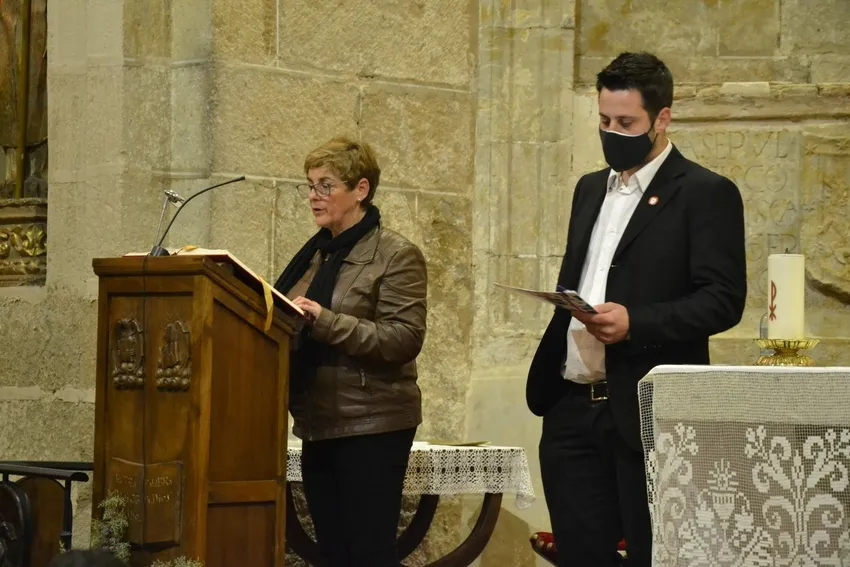 Foto 6 - La Cofrad&iacute;a del Silencio homenajea por sorpresa a su capell&aacute;n, &Aacute;ngel Mart&iacute;n Carballo