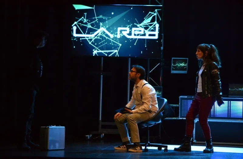 Foto 8 - Alumnos de Secundaria se conciencian sobre el ciberacoso a trav&eacute;s del teatro