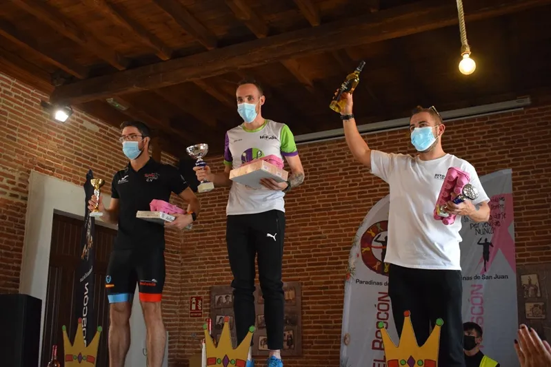 Paradinas ha vivido este domingo la novena Carrera del Roscón 