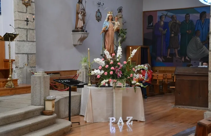 Foto 8 - Recuerdo a las cofrades difuntas en la recta final de la novena a la Virgen de los Remedios