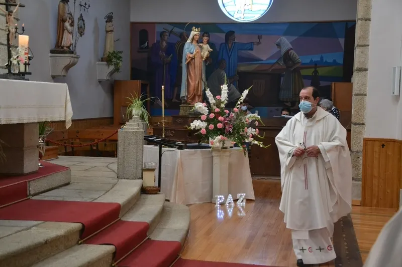 Foto 7 - Recuerdo a las cofrades difuntas en la recta final de la novena a la Virgen de los Remedios
