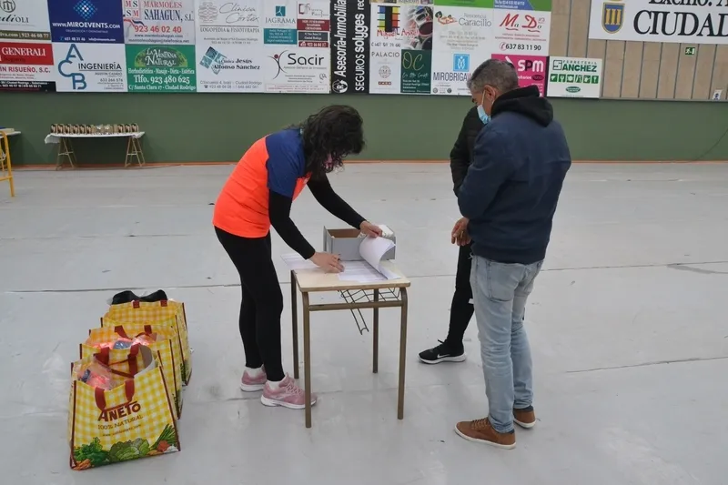 Foto 7 - Tarde de recogida de dorsales en el transformado Pabell&oacute;n de Conde de Fox&aacute;