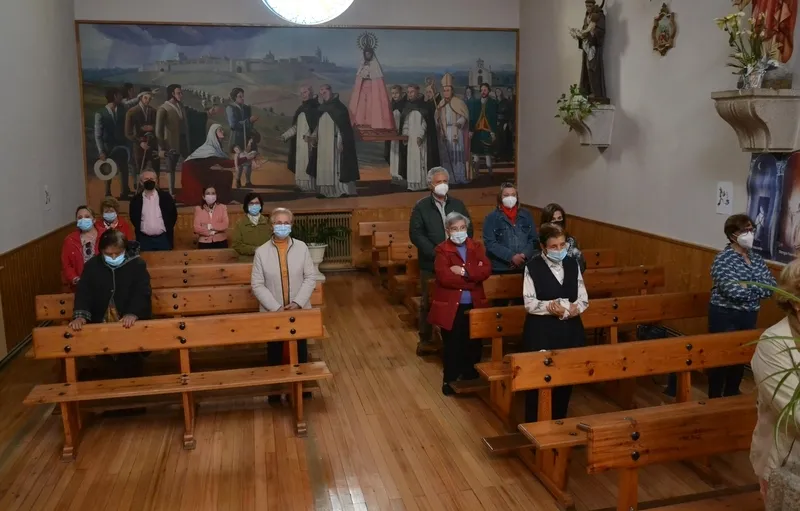 Foto 4 - Recuerdo a las cofrades difuntas en la recta final de la novena a la Virgen de los Remedios