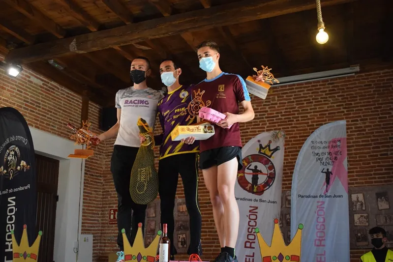 Paradinas ha vivido este domingo la novena Carrera del Roscón 