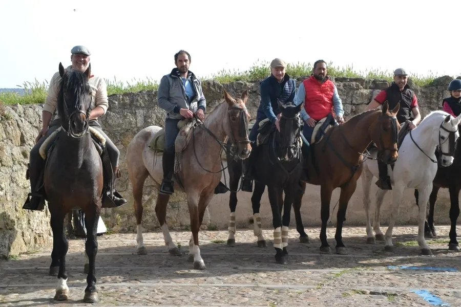 Foto 11 - Una decena de jinetes toma parte en la XI Ruta de las Fortificaciones de Frontera a caballo