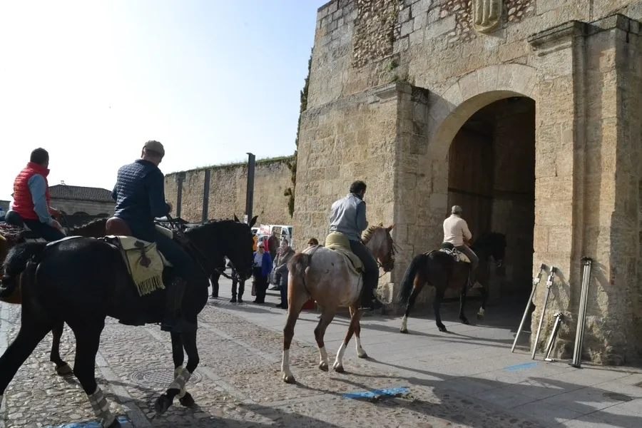 Foto 8 - Una decena de jinetes toma parte en la XI Ruta de las Fortificaciones de Frontera a caballo