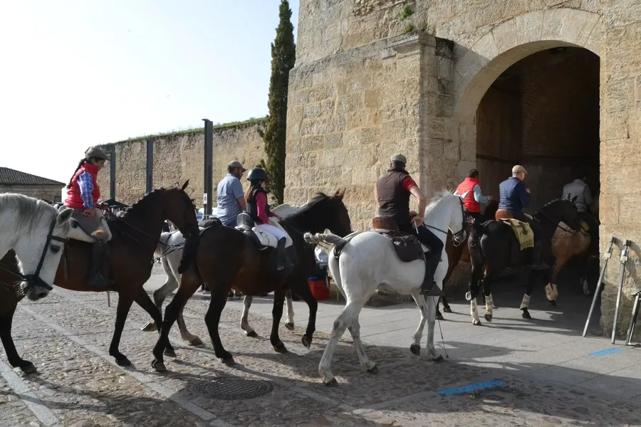 Foto 7 - Una decena de jinetes toma parte en la XI Ruta de las Fortificaciones de Frontera a caballo