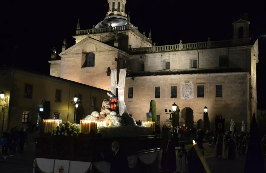 Foto 7 - La Cofrad&iacute;a de las Angustias logra procesionar con normalidad por primera vez desde 2018