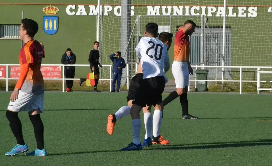 Foto 10 - #M [23|24 ABR] El Ciudad Rodrigo Infantil cierra la liga como local con una justa victoria ante el Ribert