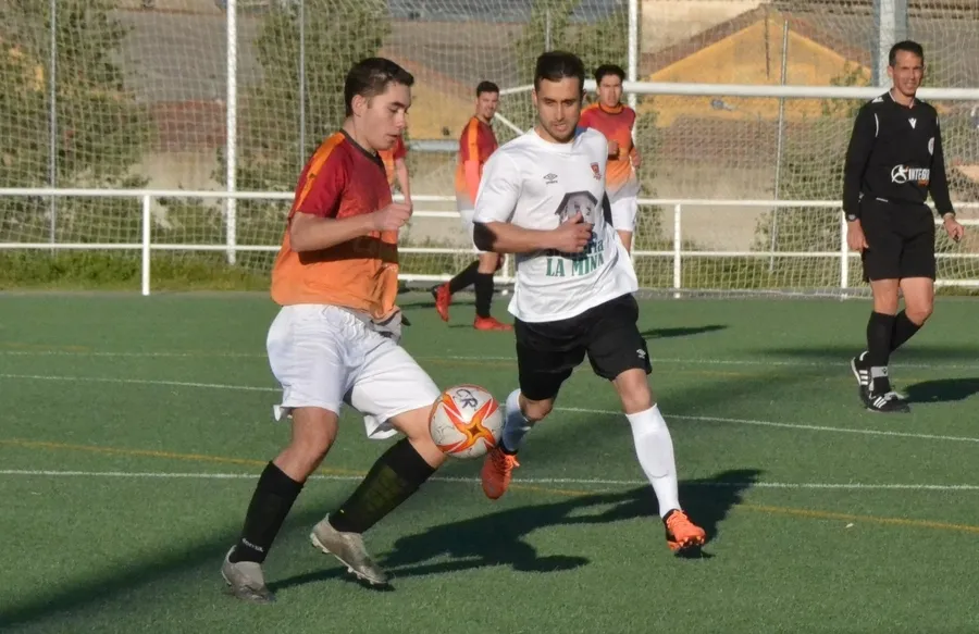 Foto 4 - #M [23|24 ABR] El Ciudad Rodrigo Infantil cierra la liga como local con una justa victoria ante el Ribert