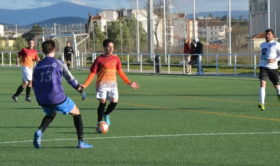 Foto 2 - #M [23|24 ABR] El Ciudad Rodrigo Infantil cierra la liga como local con una justa victoria ante el Ribert