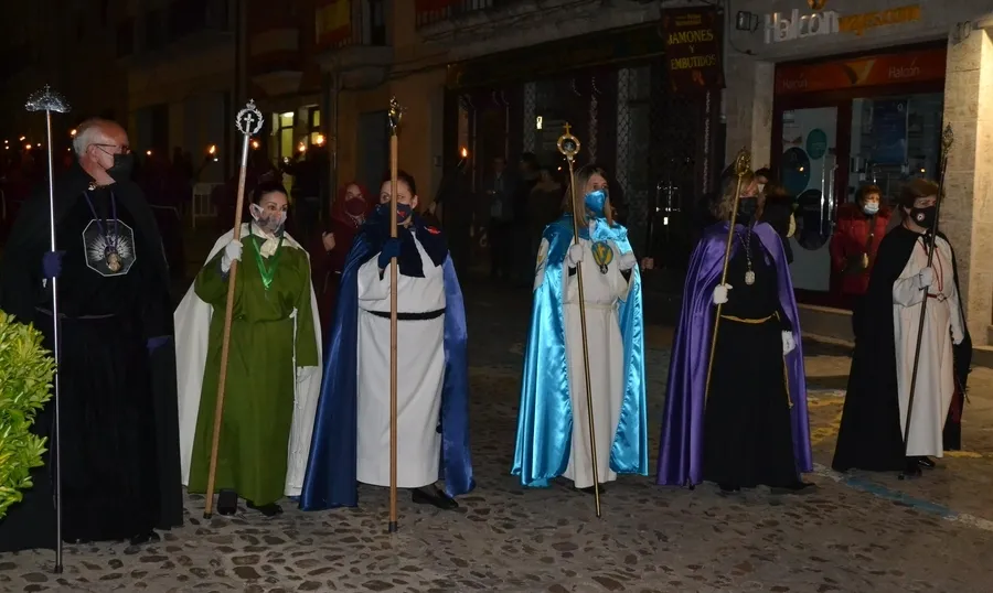 Foto 10 - Recuperada en una agradable velada la aplazada procesi&oacute;n de las Cinco Llagas de Cristo