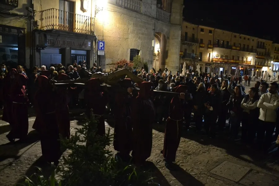 Foto 9 - Recuperada en una agradable velada la aplazada procesi&oacute;n de las Cinco Llagas de Cristo