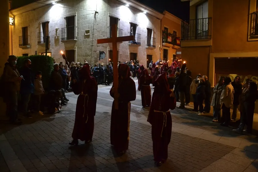 Foto 6 - Recuperada en una agradable velada la aplazada procesi&oacute;n de las Cinco Llagas de Cristo