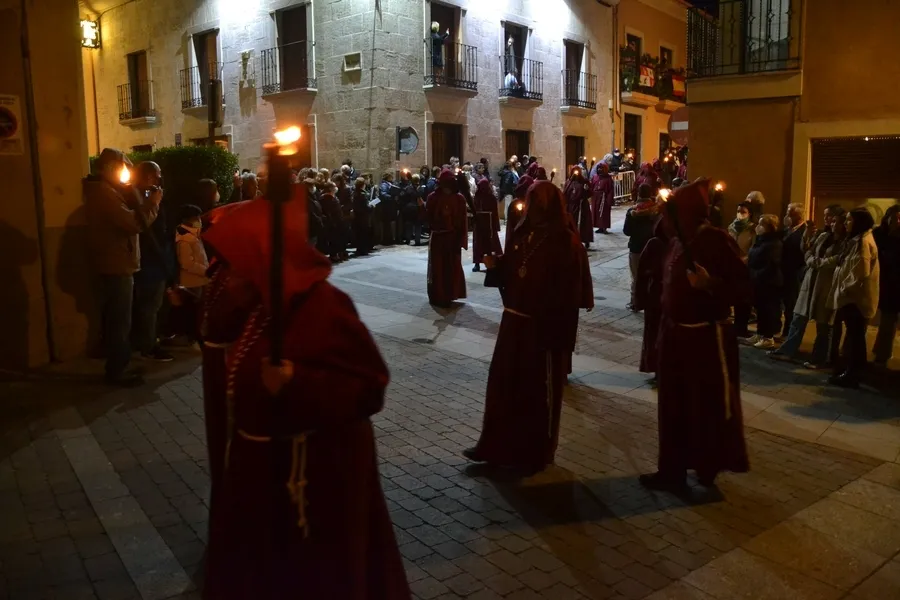 Foto 5 - Recuperada en una agradable velada la aplazada procesi&oacute;n de las Cinco Llagas de Cristo