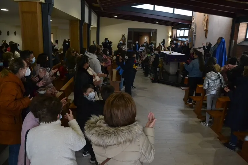 Foto 5 - El Viacrucis de los Ni&ntilde;os devuelve la Semana Santa a las calles tres a&ntilde;os despu&eacute;s