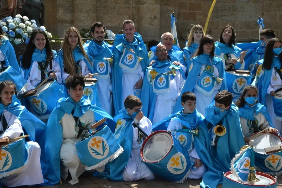 Foto 7 - La Borriquilla accede al recinto hist&oacute;rico pidiendo por la paz en Ucrania y en el mundo