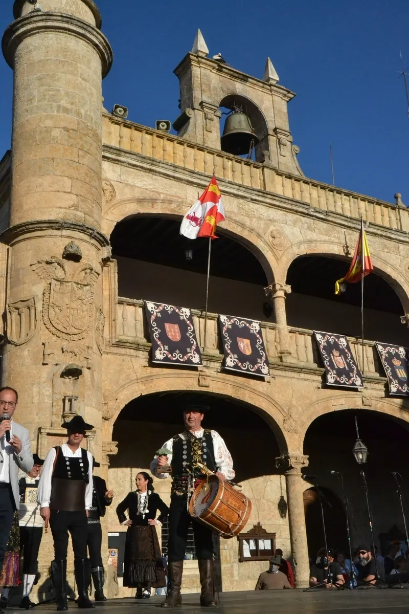 Foto 9 - El reconocimiento al Mariquelo culmina una intensa tarde festiva con varios hist&oacute;ricos en liza