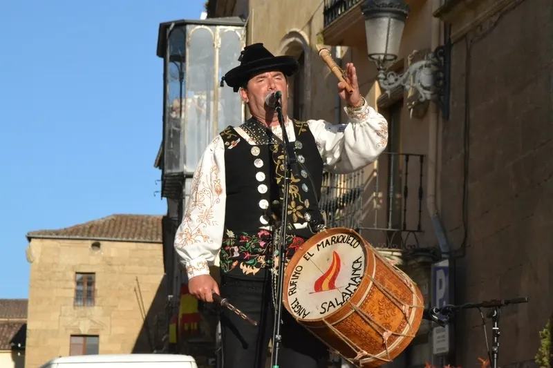 Foto 8 - El reconocimiento al Mariquelo culmina una intensa tarde festiva con varios hist&oacute;ricos en liza