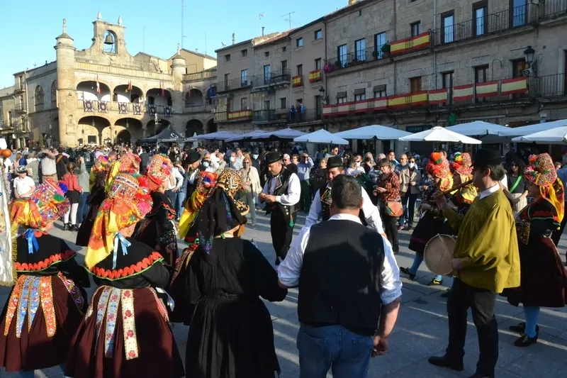 Foto 2 - El reconocimiento al Mariquelo culmina una intensa tarde festiva con varios hist&oacute;ricos en liza