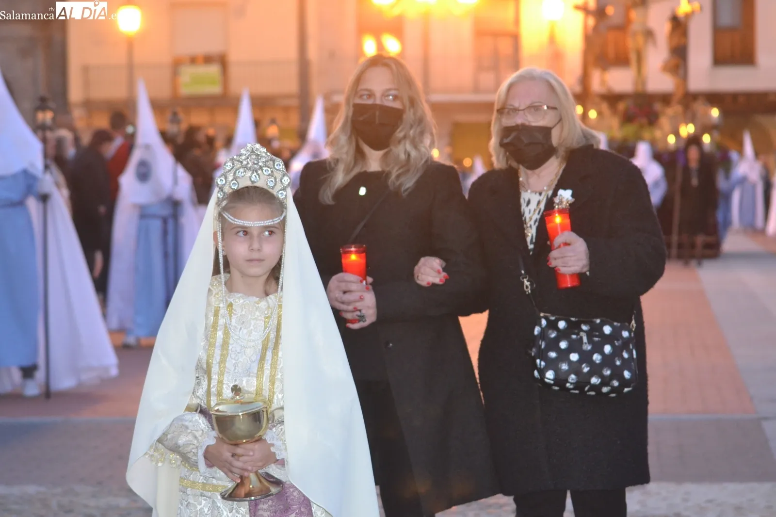 Foto 5 - El Santo Entierro se vive en Pe&ntilde;aranda entre miles de personas, oraci&oacute;n y emociones